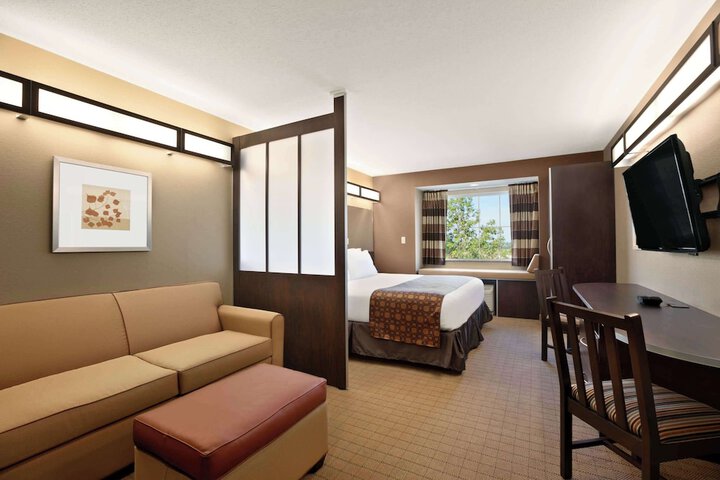 Room 17 of 30