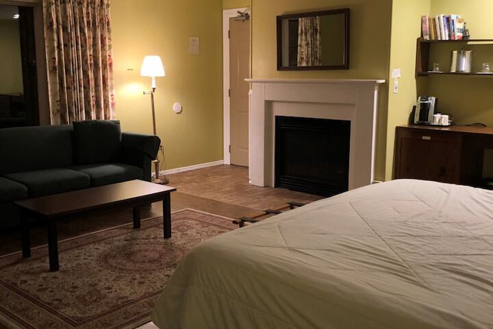 Room 34 of 81