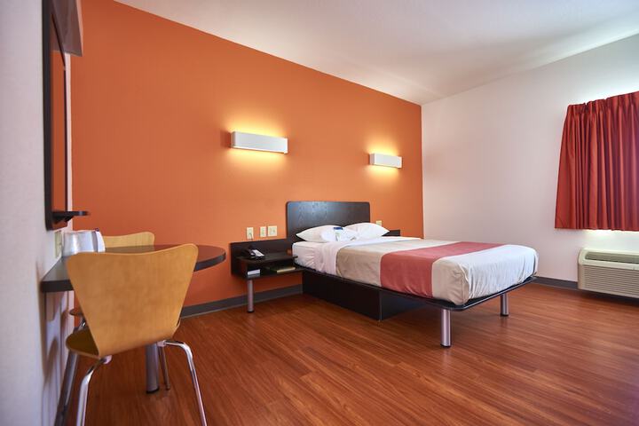 Room 7 of 43