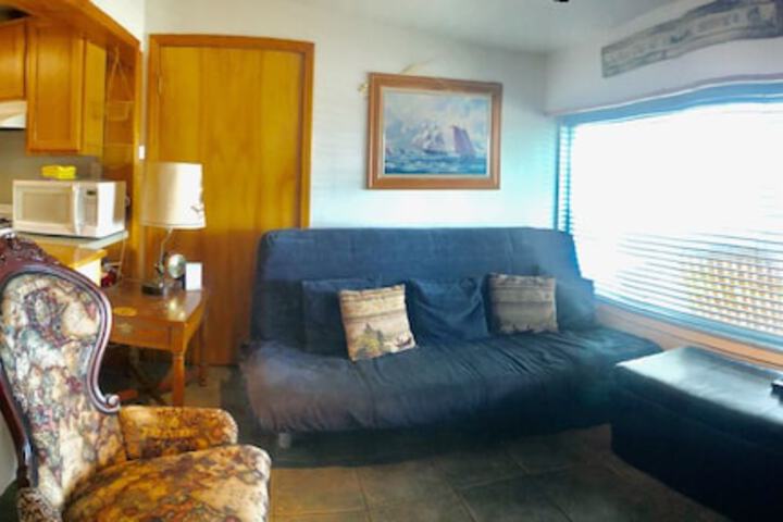 Room 21 of 130