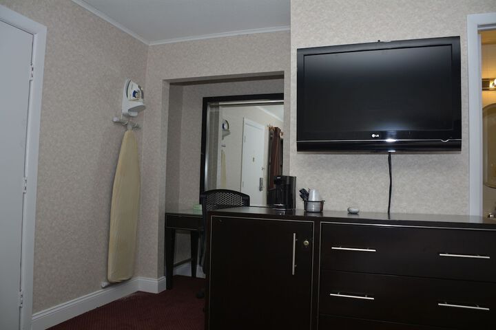 Room 22 of 65