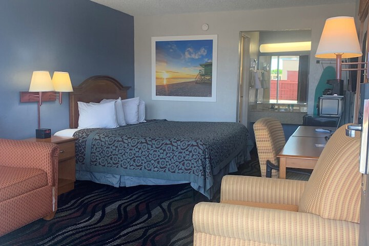 Room 11 of 31