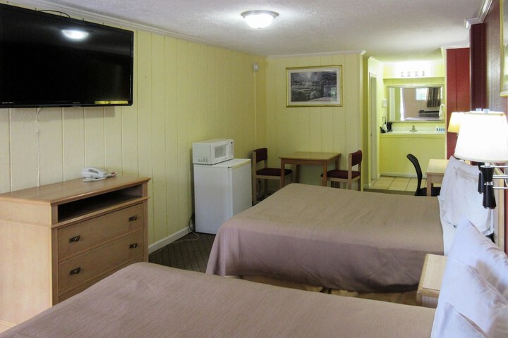 Room 16 of 40