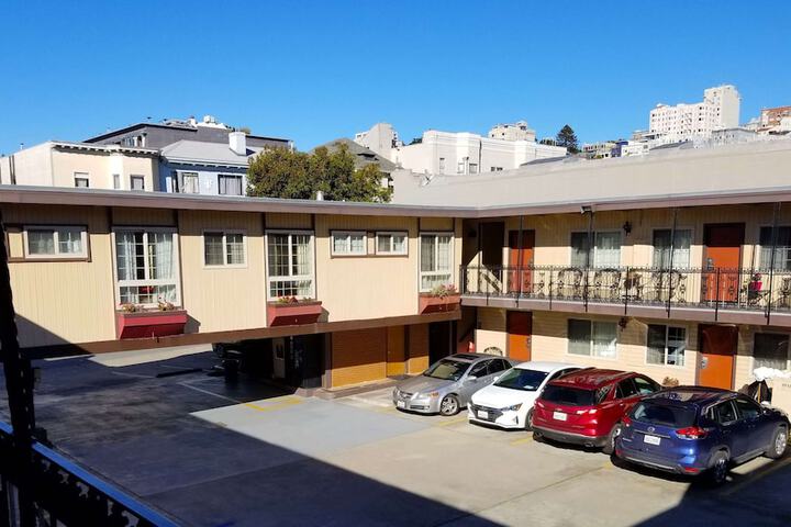 Hotel 5 of 48