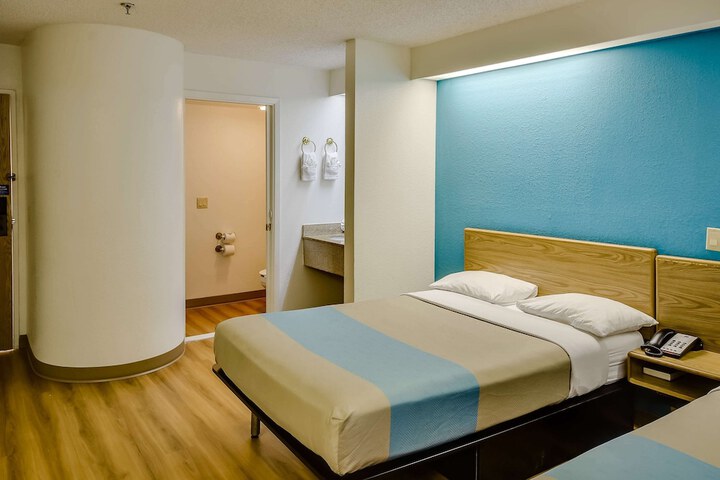 Room 16 of 29