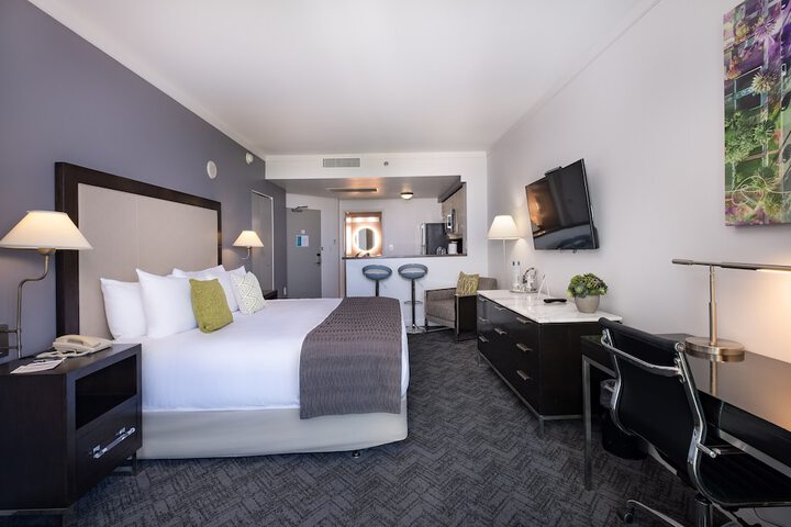 Room 32 of 54