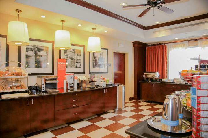 Hampton Inn Matamoras / Milford