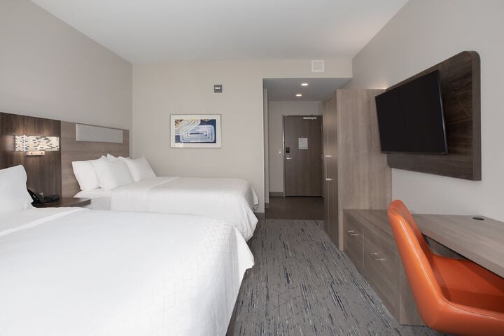 Room 33 of 51