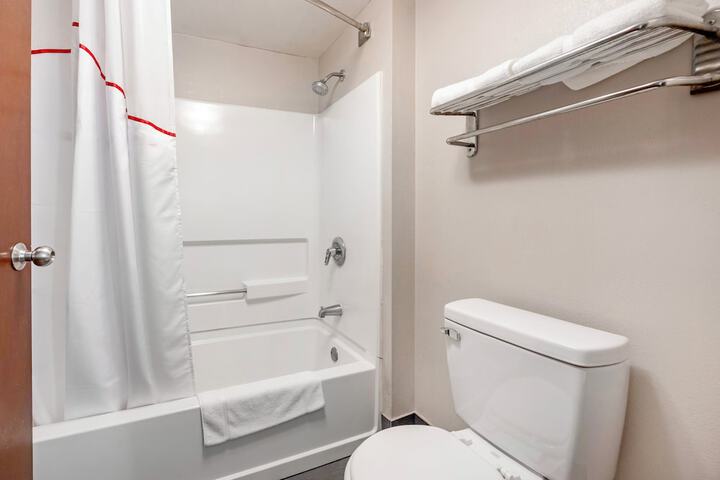 Room 14 of 36