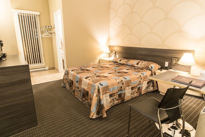 Falcon Motel Brossard
