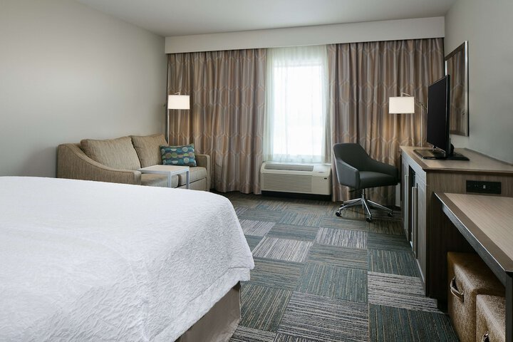 Room 8 of 33