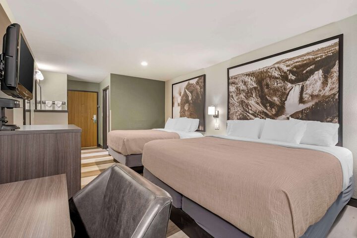 Room 36 of 41