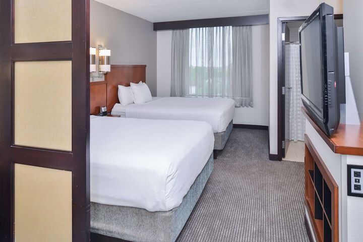 Room 21 of 33