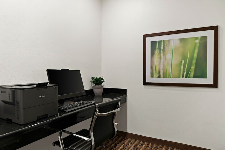 Business Center 19 of 19