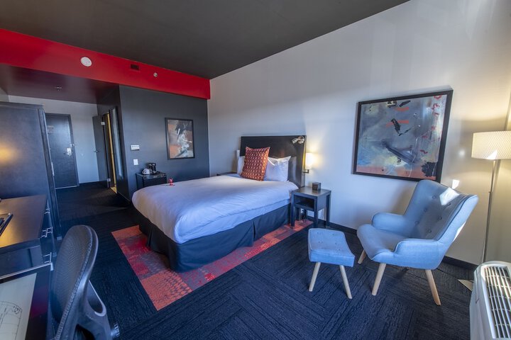 Room 33 of 61
