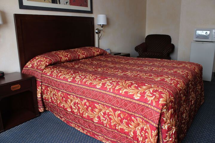 Room 13 of 21