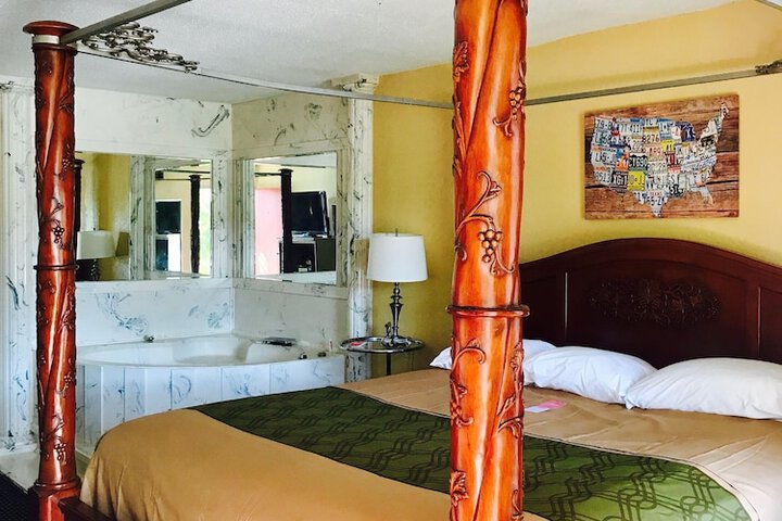 Room 10 of 13