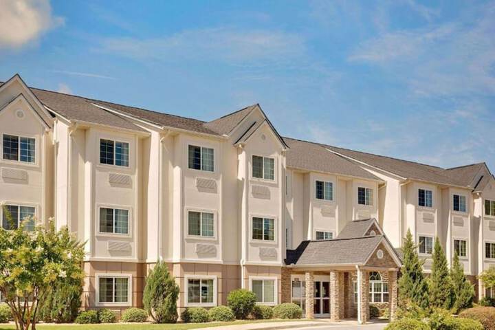 Microtel by Wyndham Perry National Fairground Area I-75