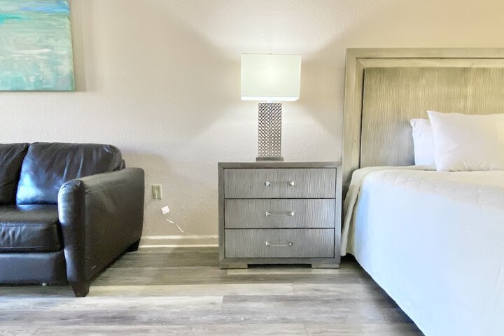 Room 16 of 41