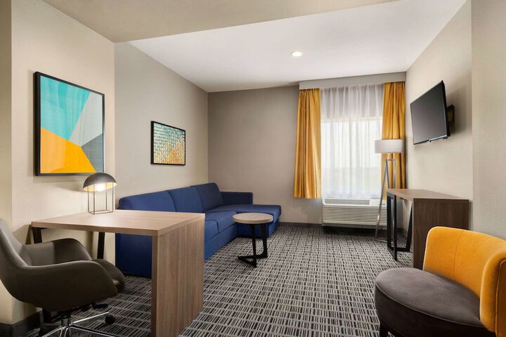 Room 43 of 69