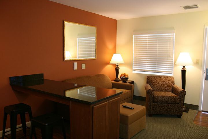 Room 11 of 34