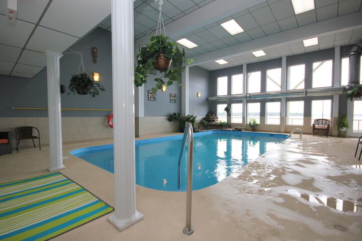 Pool 11 of 37