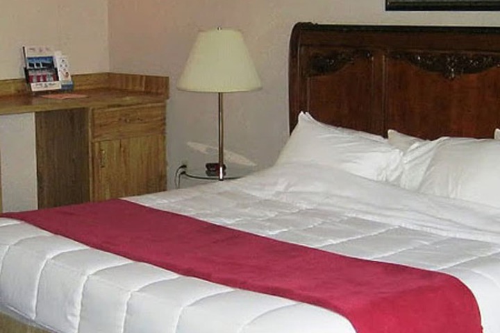 Voyageur Inn and Conference Center
