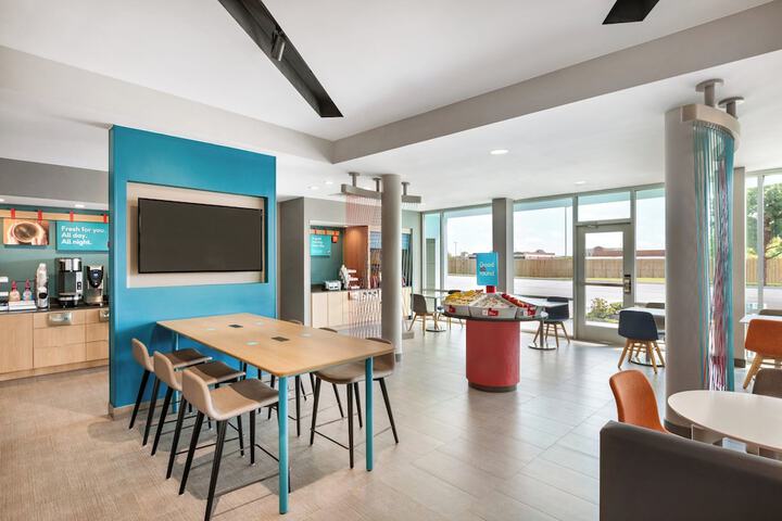 avid hotel Byron Warner Robins by IHG