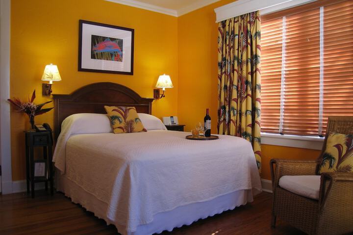 Room 13 of 25