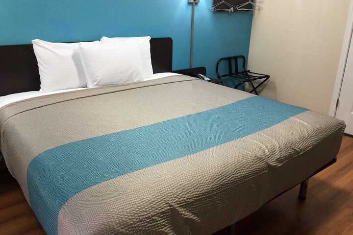Room 11 of 26