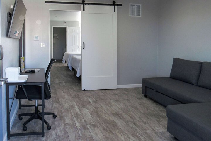 Room 36 of 61