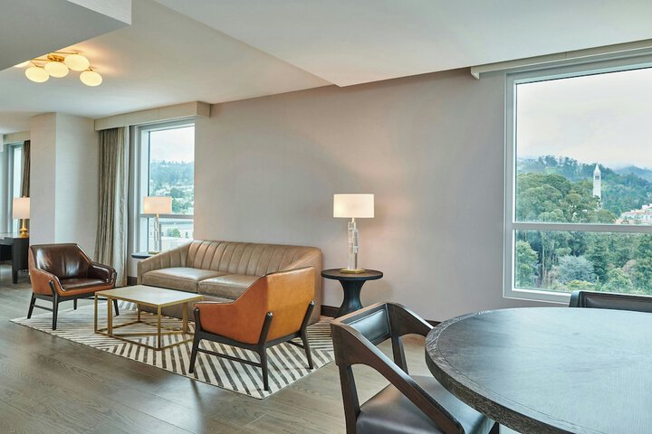 Room 40 of 74
