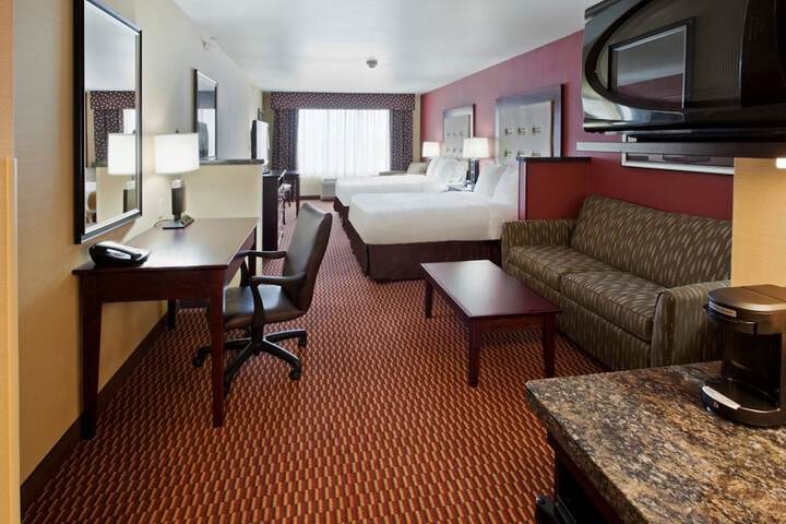 Room 9 of 26
