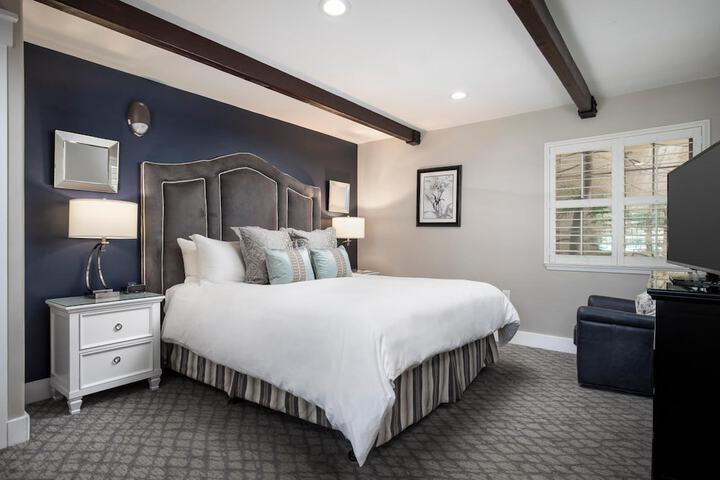 Room 25 of 29