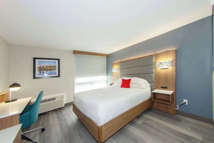 Room 27 of 67