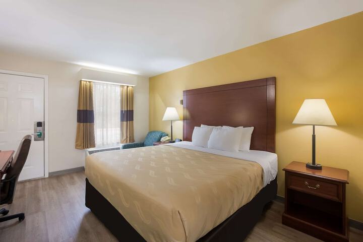 Room 10 of 35