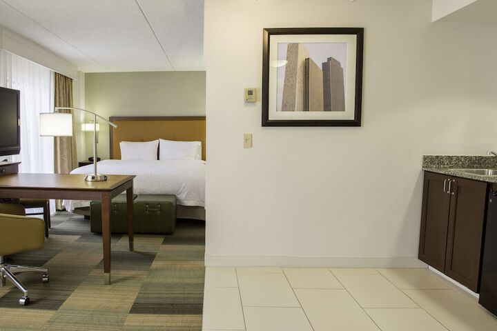 Room 28 of 40