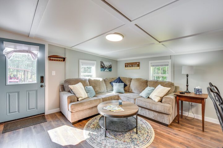 Cozy Clarkesville Getaway w / Fire Pit!