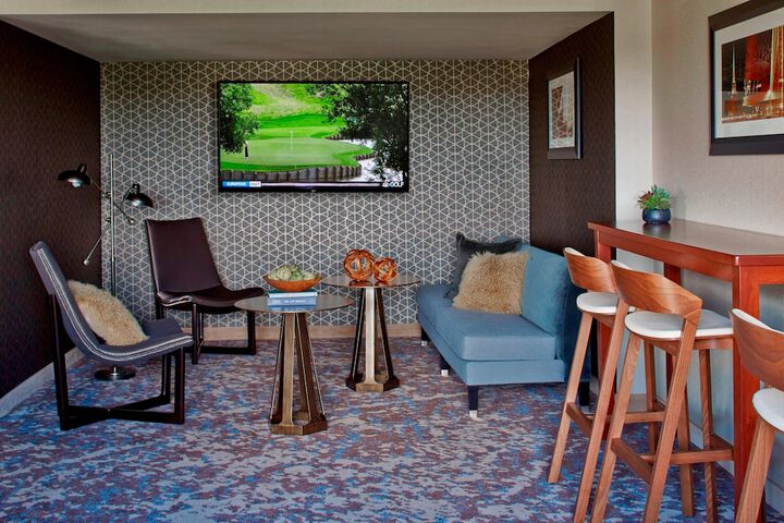 Lounge 59 of 67