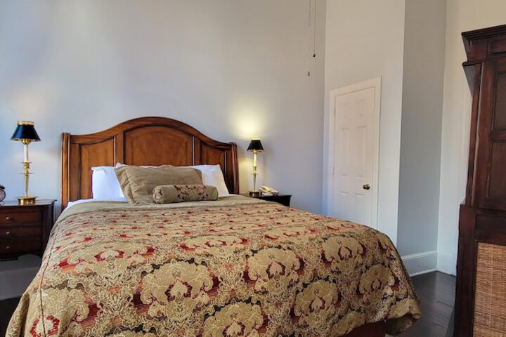 Room 17 of 37