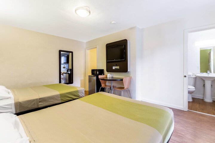 Room 12 of 30