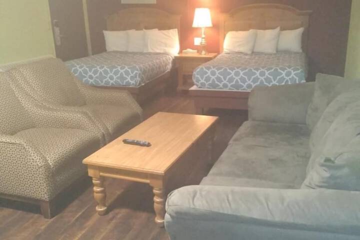 Room 17 of 32