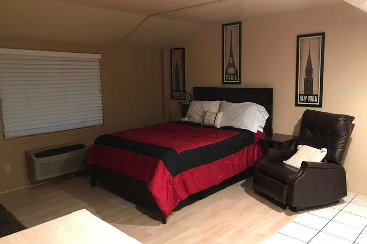 Room 28 of 35