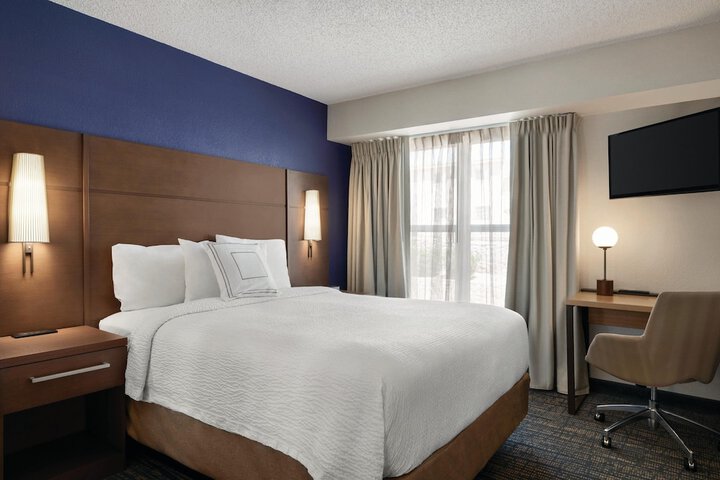 Room 21 of 28