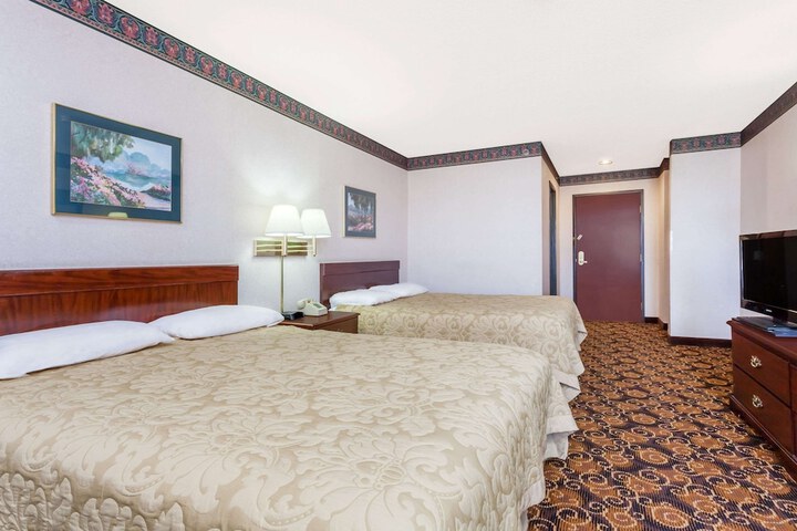 Room 16 of 25