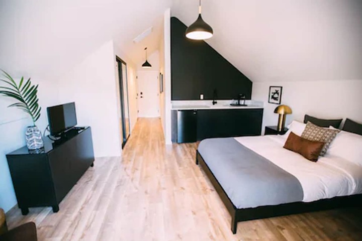 Room 42 of 70