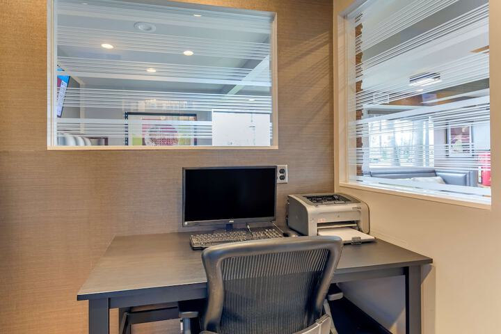 Business Center 34 of 34