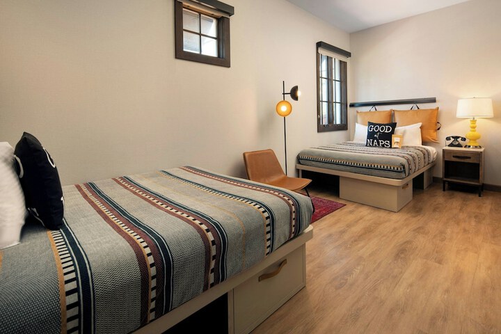 Room 15 of 43