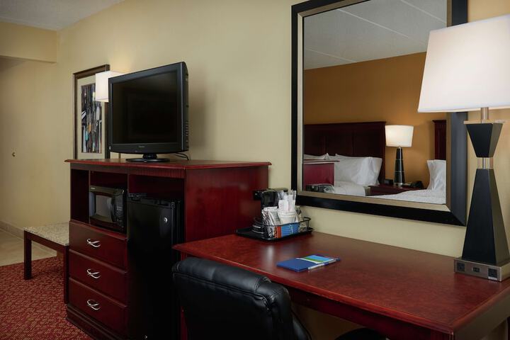 Room 10 of 25