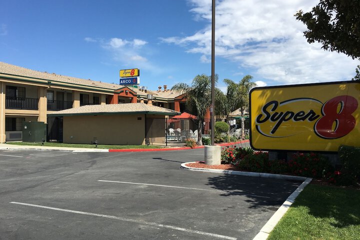 Super 8 by Wyndham Salinas